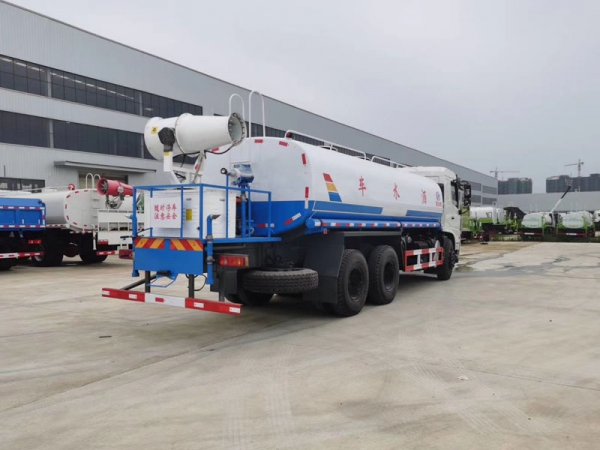 東風(fēng)專(zhuān)底后八輪(20噸)灑水車(chē)