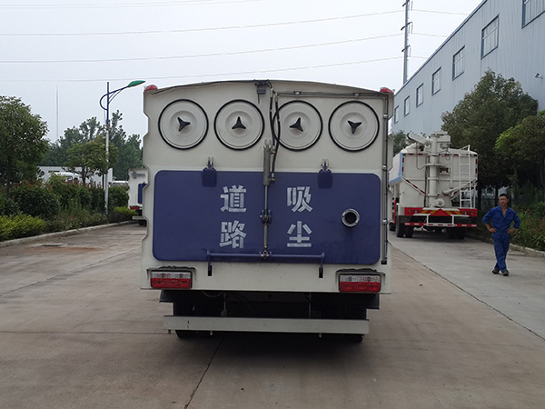 五十鈴吸塵車（1方水罐4方塵罐）