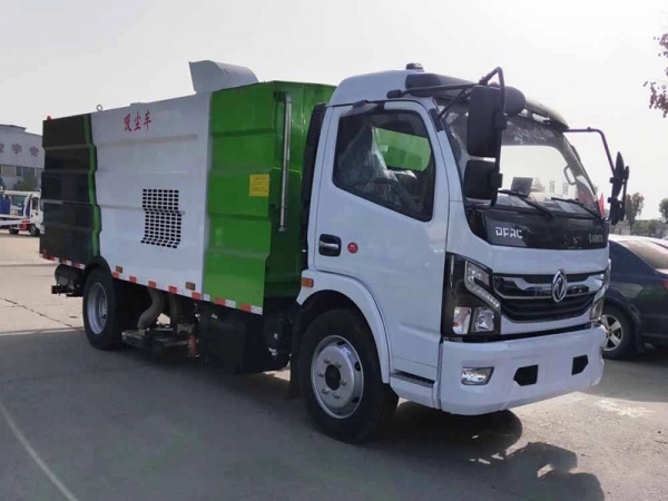 東風(fēng)大多利卡吸塵車（1.5方水罐6方塵罐）