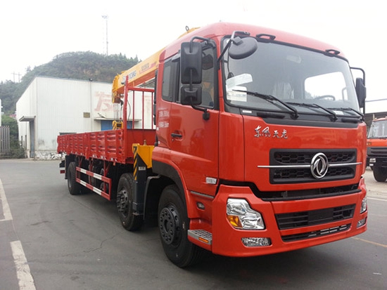 東風天龍小三軸隨車吊