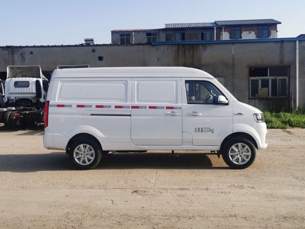 國六金杯海獅面包冷藏車