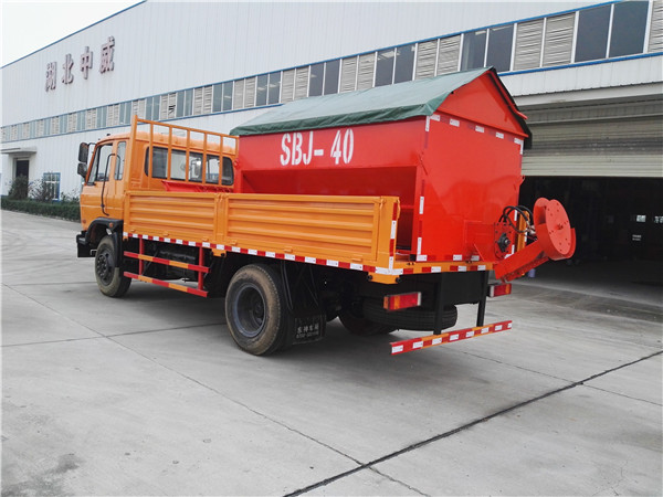 可上戶(hù)東風(fēng)145多功能除雪車(chē)