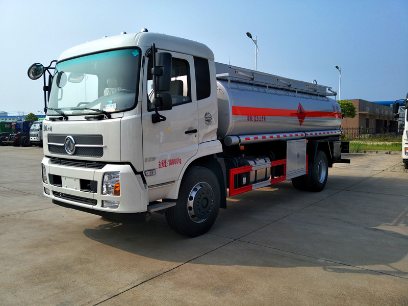 東風(fēng)天錦10噸油罐車