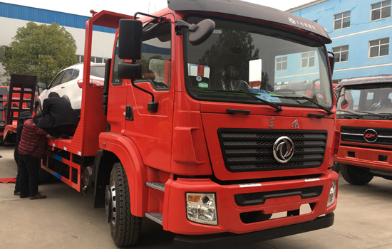 東風錦程后八輪平板車