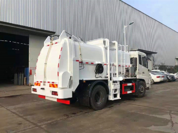 東風(fēng)天錦國六12方餐廚垃圾車（方罐）