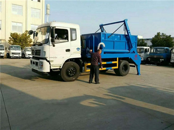 東風仿天錦擺臂式垃圾車（8-10方）