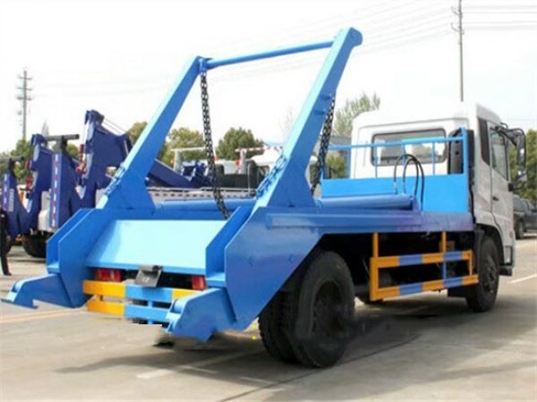 東風(fēng)天錦擺臂式垃圾車(10方)