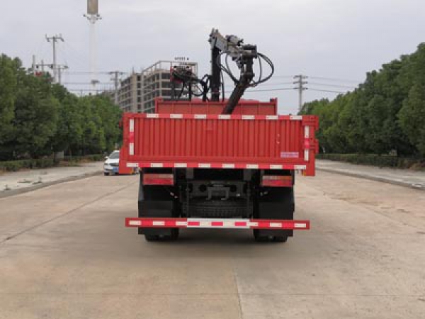 國六大運(yùn)抓斗式垃圾車