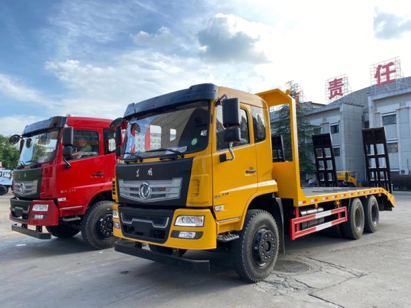 東風D17-H后八輪平板拖車