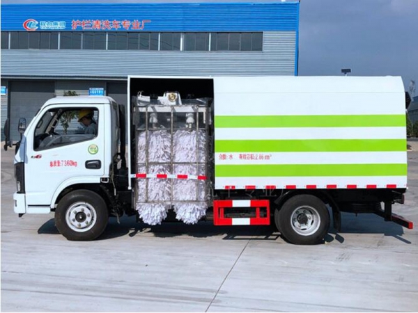 東風(fēng)小多利卡4方護(hù)欄清洗車
