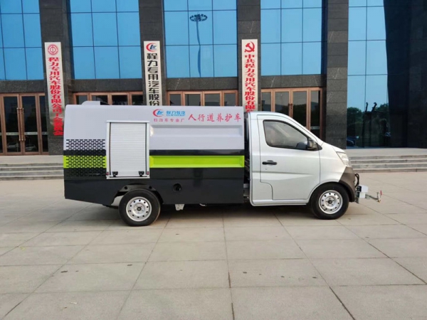 長(zhǎng)安2.5方路面養(yǎng)護(hù)車，清洗車多少錢