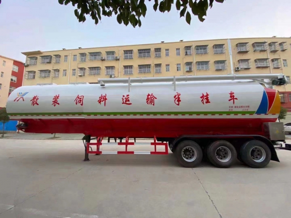13米半掛65方飼料運(yùn)輸車(chē)