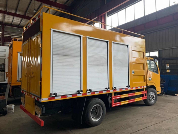 東風小多利卡6方污水處理車，凈化車