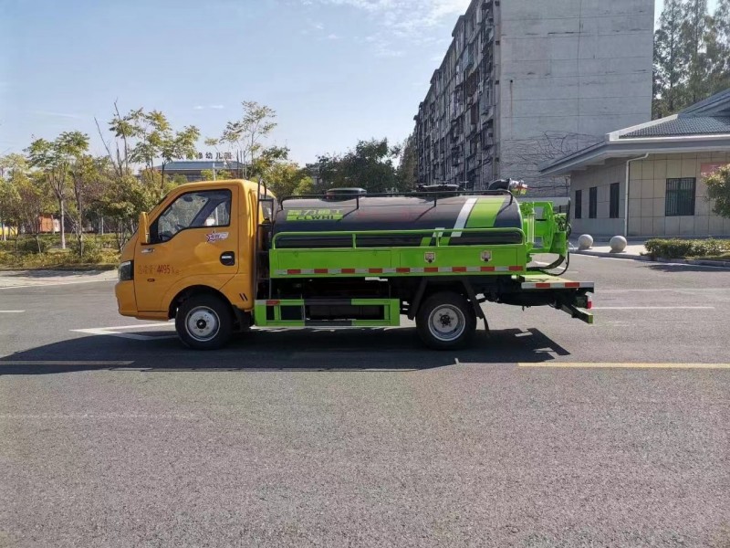 東風途逸藍牌清洗吸污車