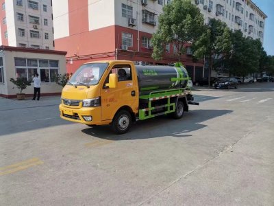 東風途逸2方藍牌吸污車