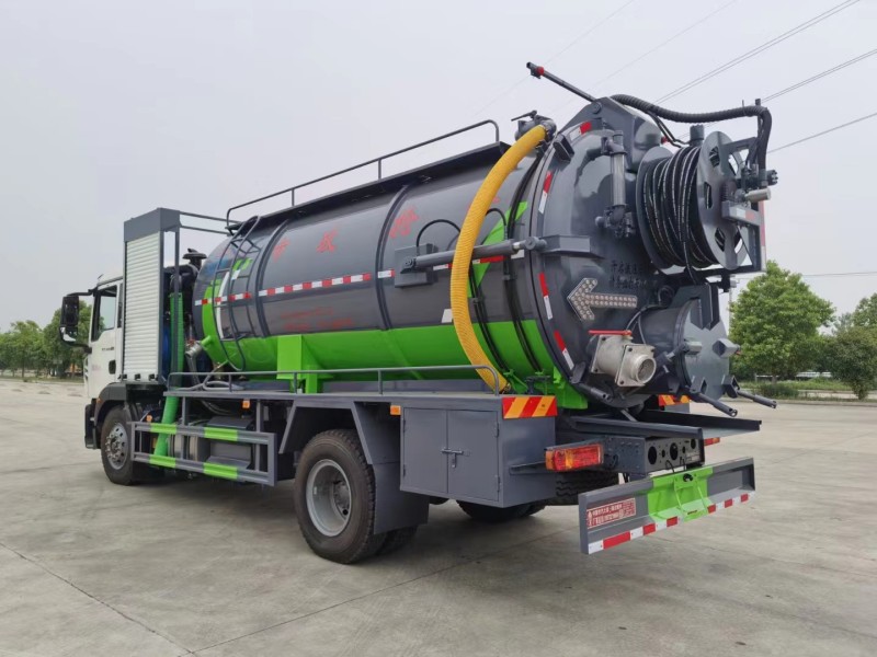 重汽豪沃15方清洗吸污車