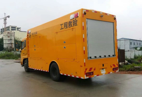 3200-4000立方搶險車