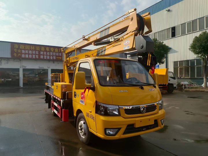 東風途逸13.5米折疊臂高空作業車  準備發車！?。?！